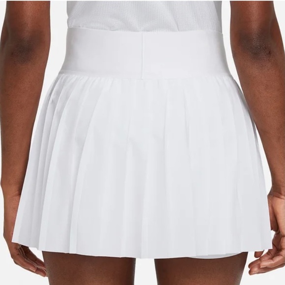 Sold Nike white pleated tennis skirt - Picture 4 of 4
